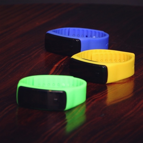 CEAS BRATARA LED SILICON